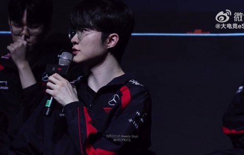 九游官网Faker：去年的冠军皮肤整体是比较鲜艳的感觉，今年的会是另外一种风格