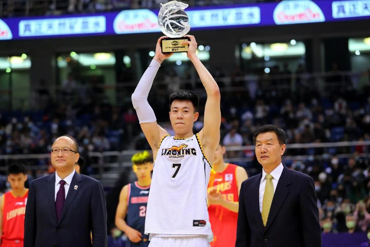正式退出，篮协发声，张镇麟官宣决定，原因曝光，已回辽(张镇麟手臂纹身是什么)