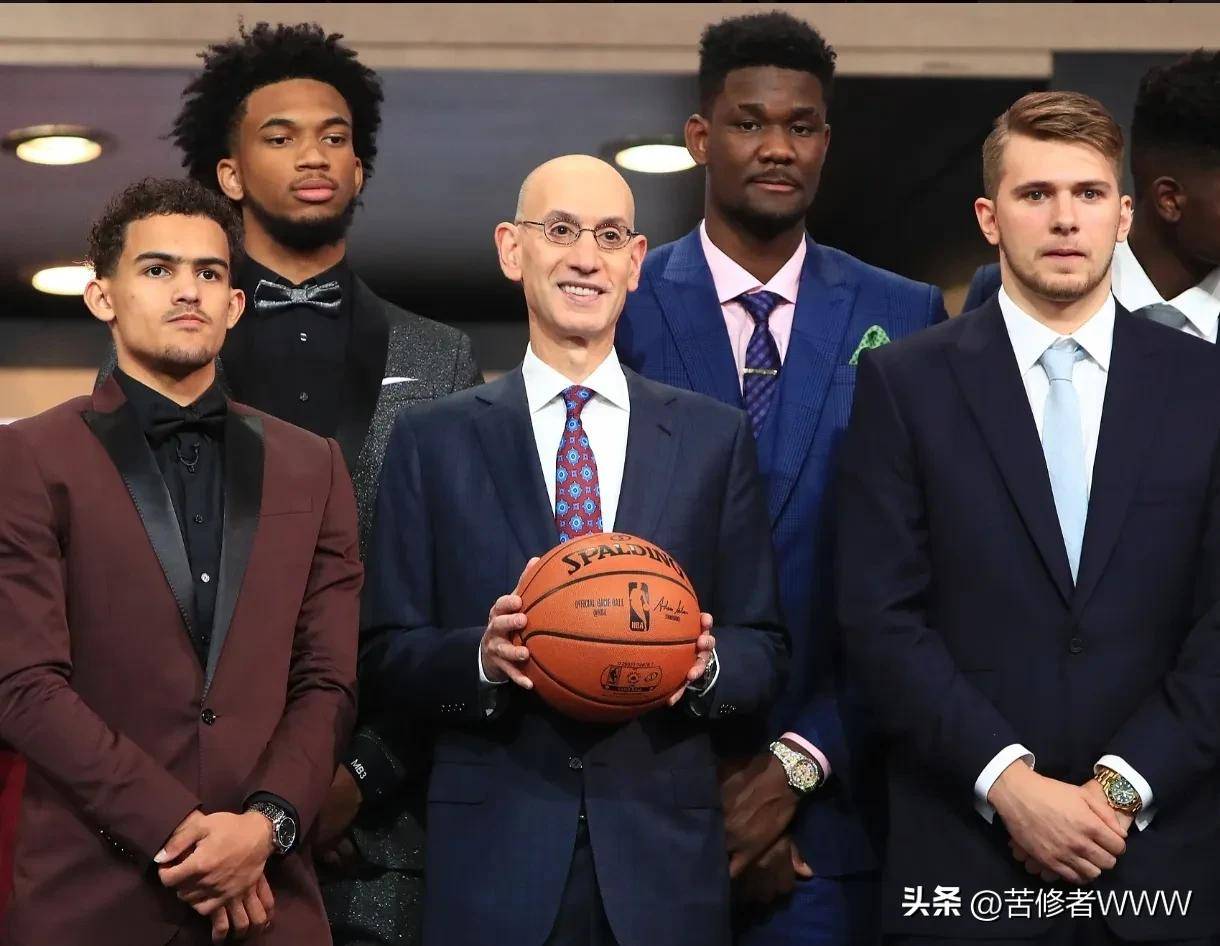 九游体育-包含都是演戏，艾顿被买断，苏群一针见血，独行侠媒体说了大实话！的词条