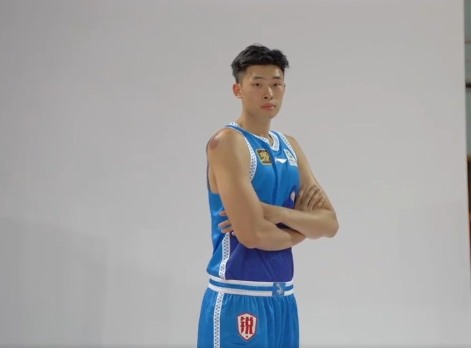 九游体育-留住邹阳，董事长亲自发话！黎伊扬离队倒计时，福建只给C类合同的简单介绍
