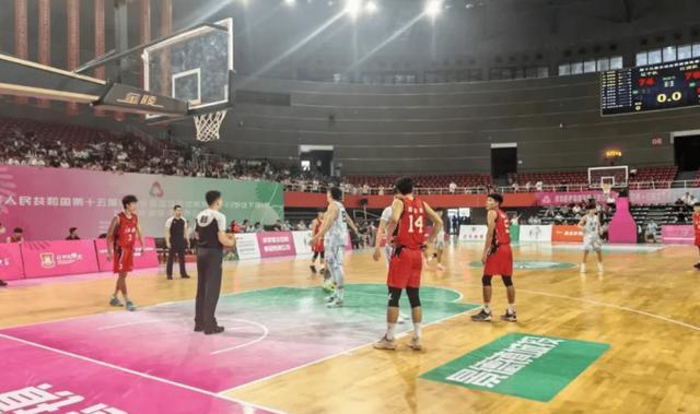 叶润峰全场16中4，三分14中2得到10分3板2助1抢断(叶润清是哪里人)