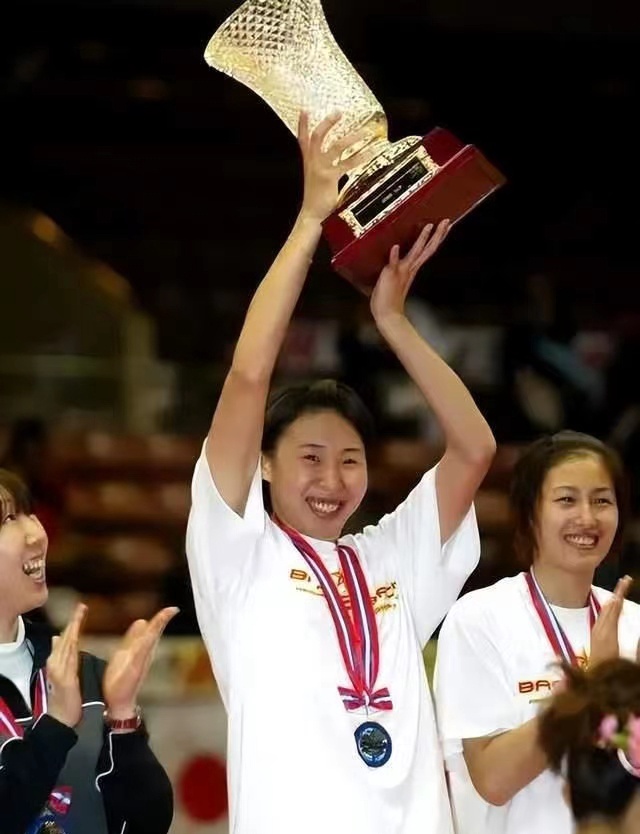 08奥运成员助阵女篮苗立杰隋菲菲卞兰同框(苗立杰2008奥运会)