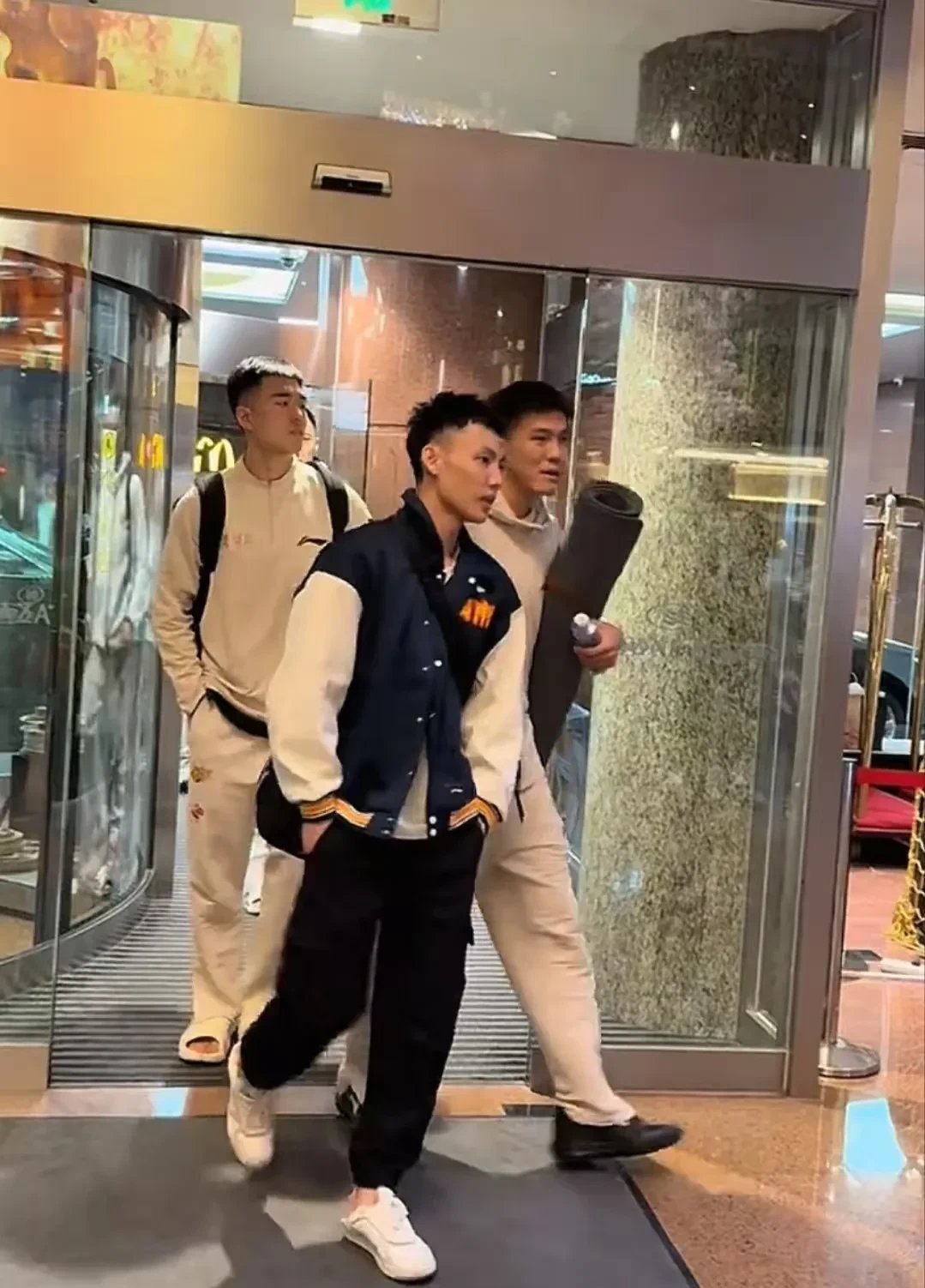 九游体育-包含广东队再失一仗，压力倍增不可承受之重的词条