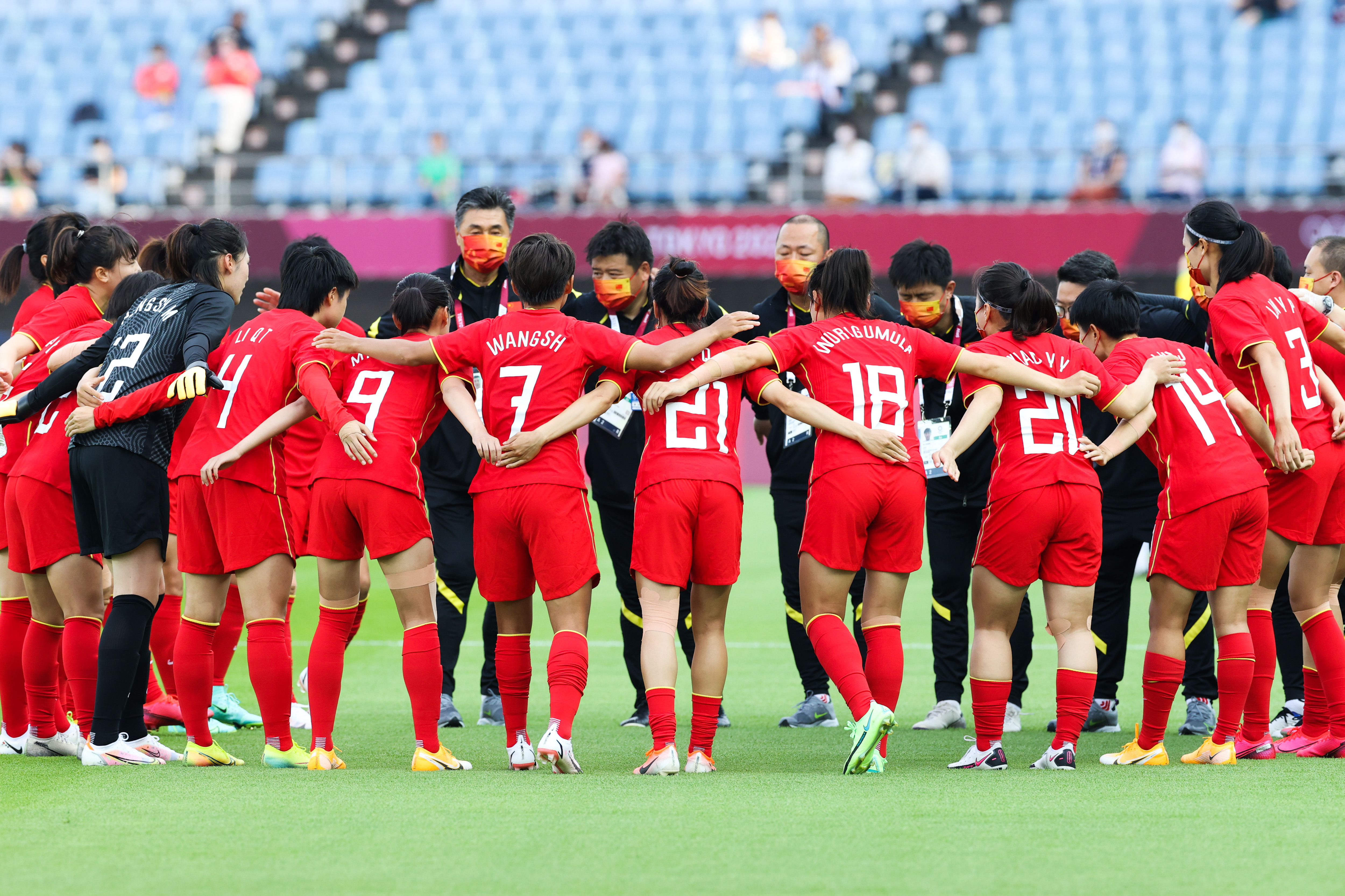 独家报道：女足赛场风云变幻(独家报道小说)
