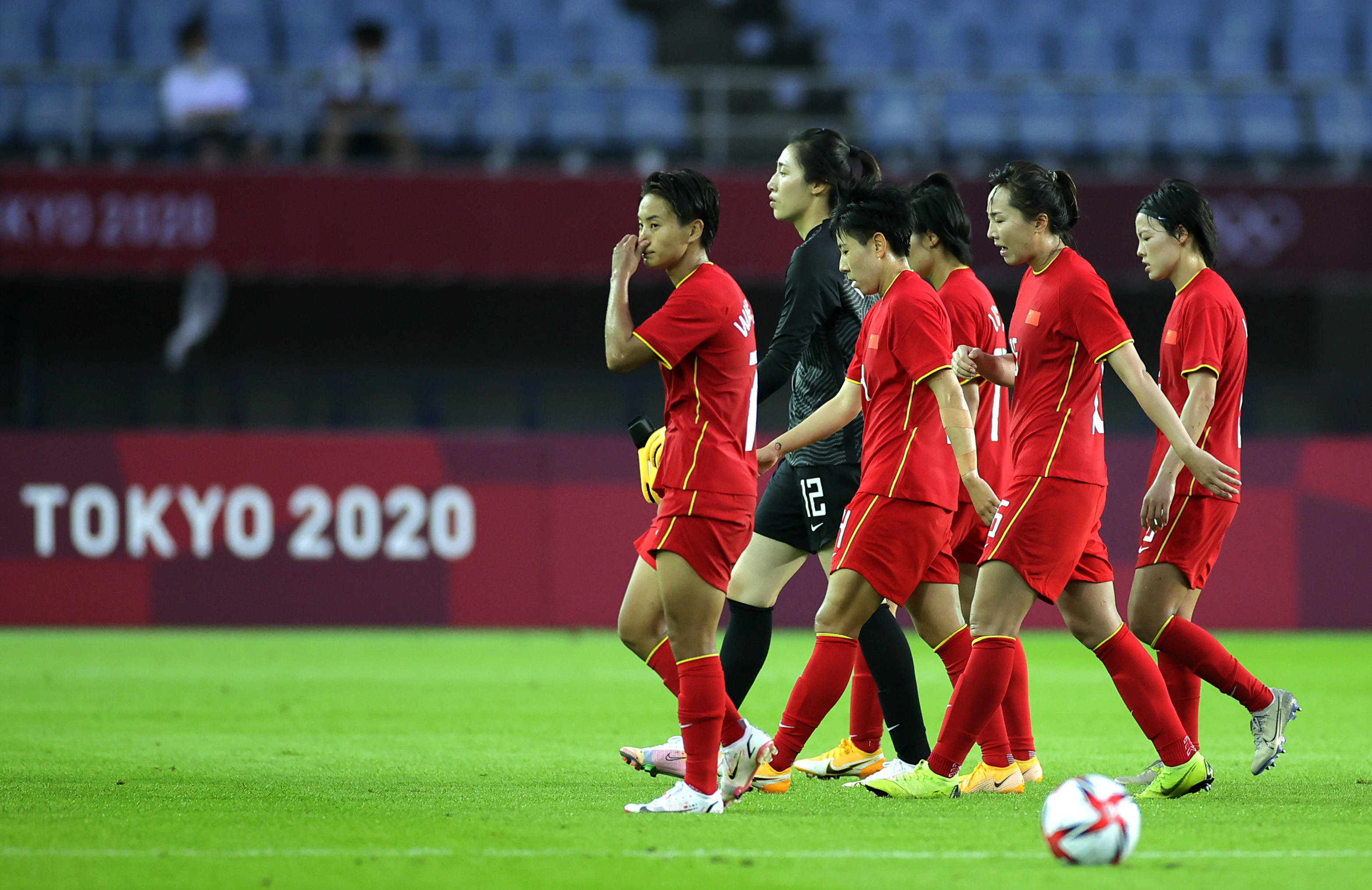 九游体育-中国国家女足选手在比赛中打出绝佳表现(中国女足十大精彩进球)